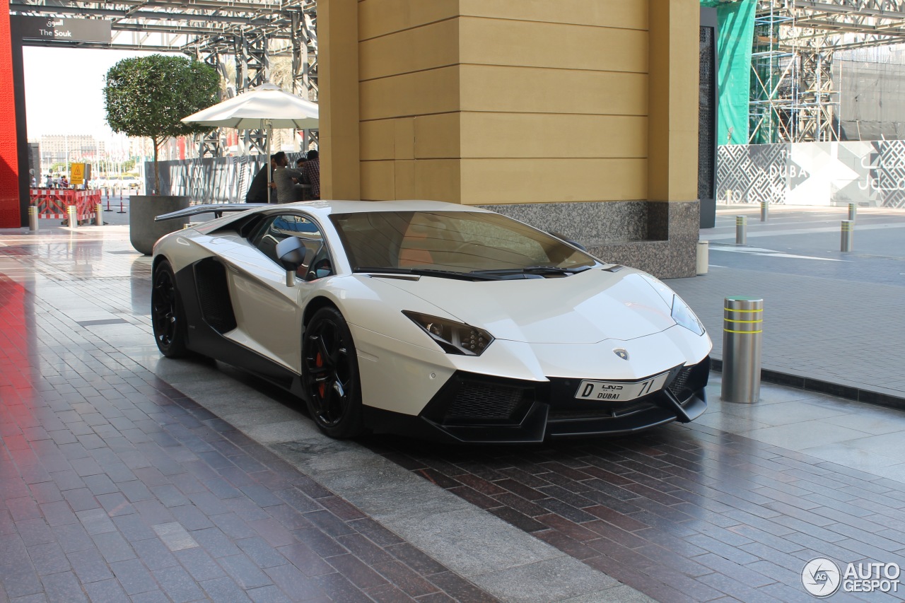 Lamborghini Aventador LP700-4