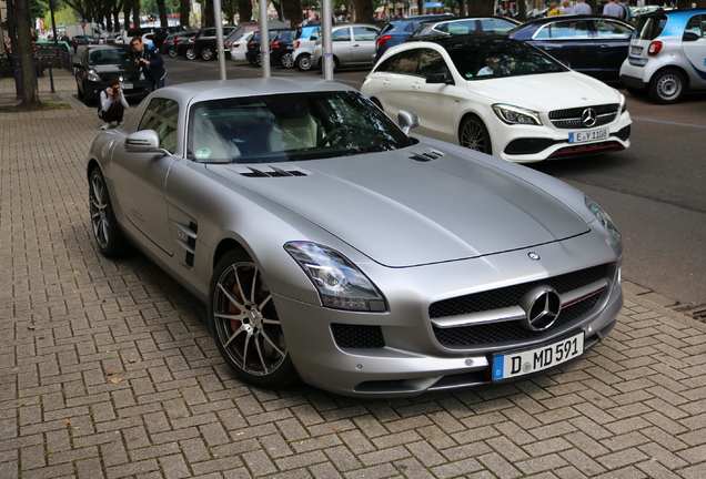 Mercedes-Benz SLS AMG