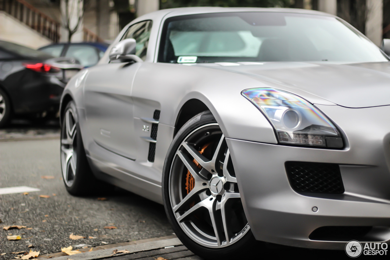 Mercedes-Benz SLS AMG