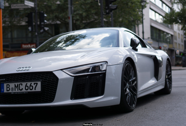 Audi R8 V10 Plus 2015