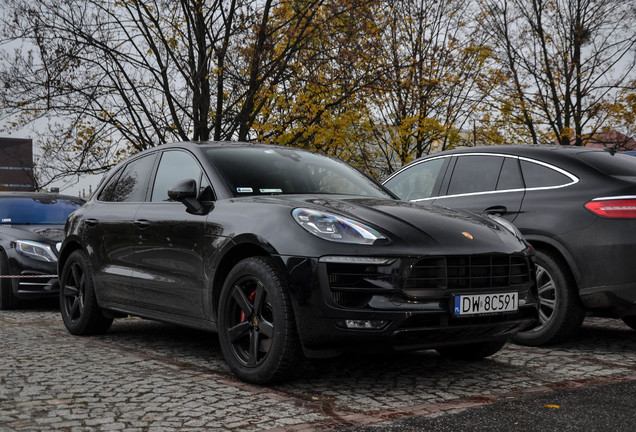 Porsche 95B Macan GTS