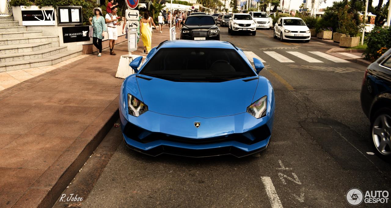 Lamborghini Aventador S LP740-4