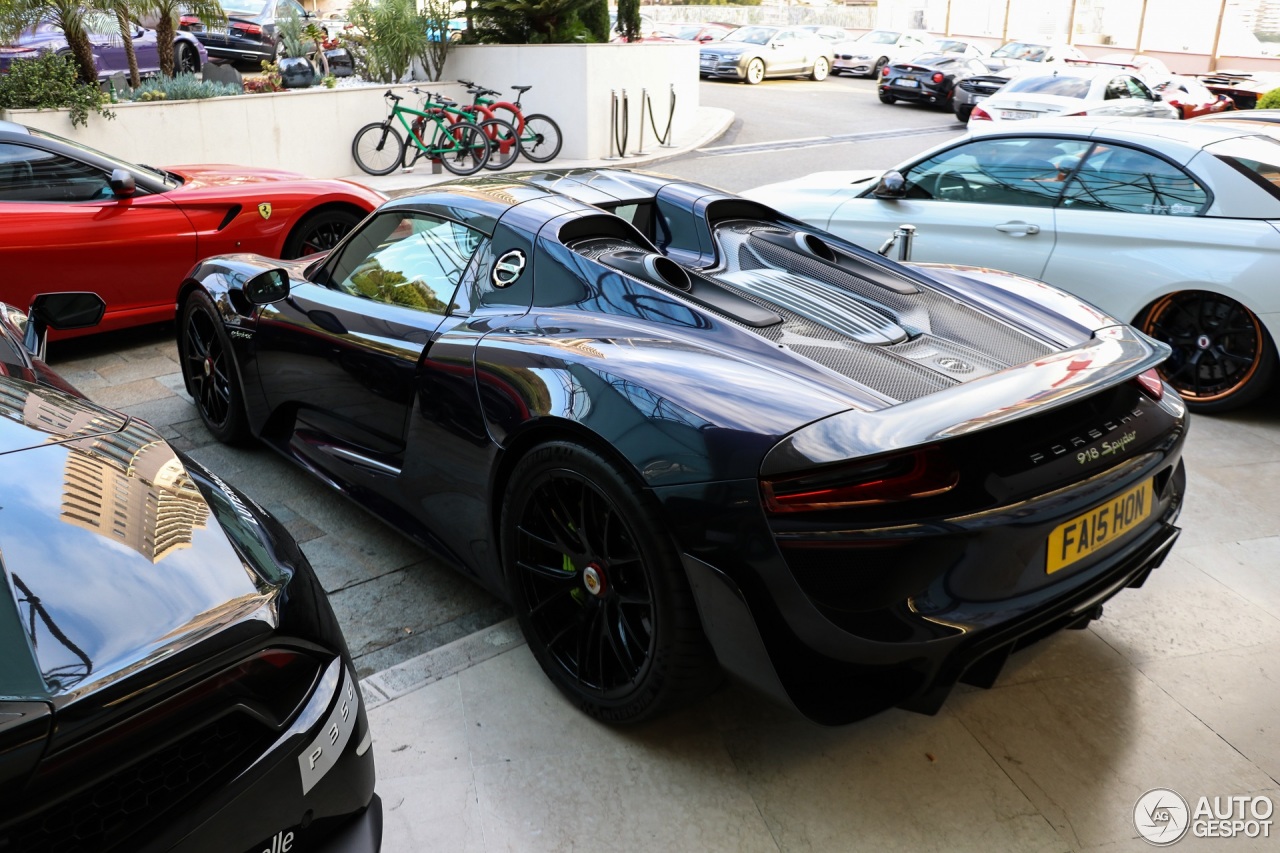 Porsche 918 Spyder Weissach Package