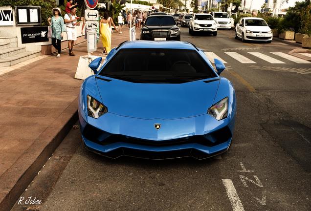 Lamborghini Aventador S LP740-4