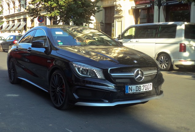 Mercedes-Benz CLA 45 AMG C117