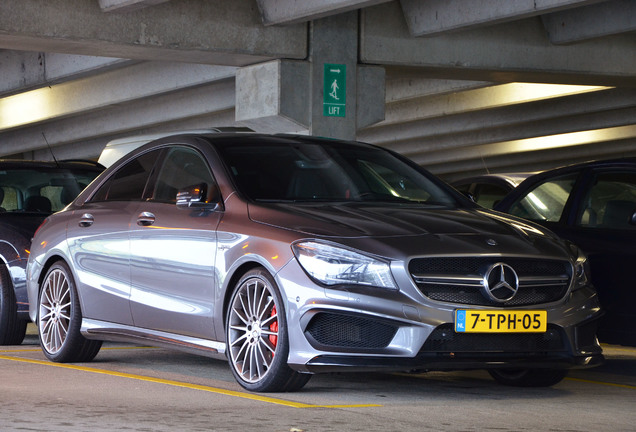 Mercedes-Benz CLA 45 AMG C117