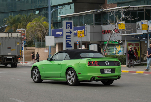 Ford Mustang GT Convertible 2013