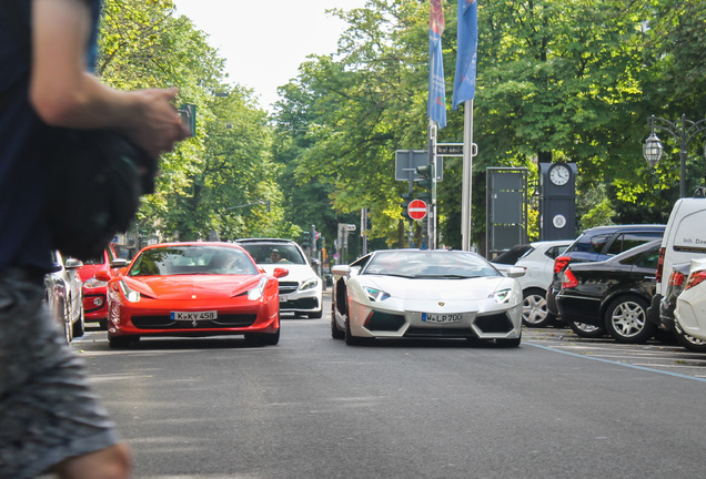 Lamborghini Aventador LP700-4 Roadster