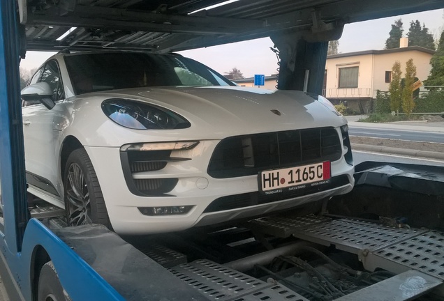 Porsche 95B Macan Turbo