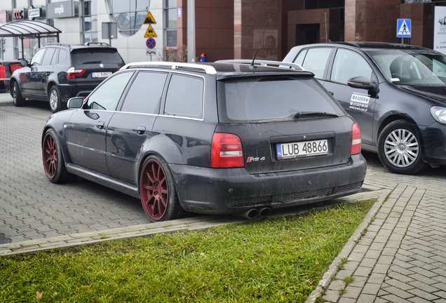 Audi RS4 Avant B5