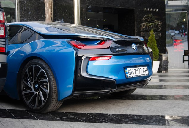 BMW i8