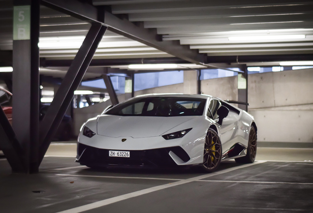 Lamborghini Huracán LP640-4 Performante