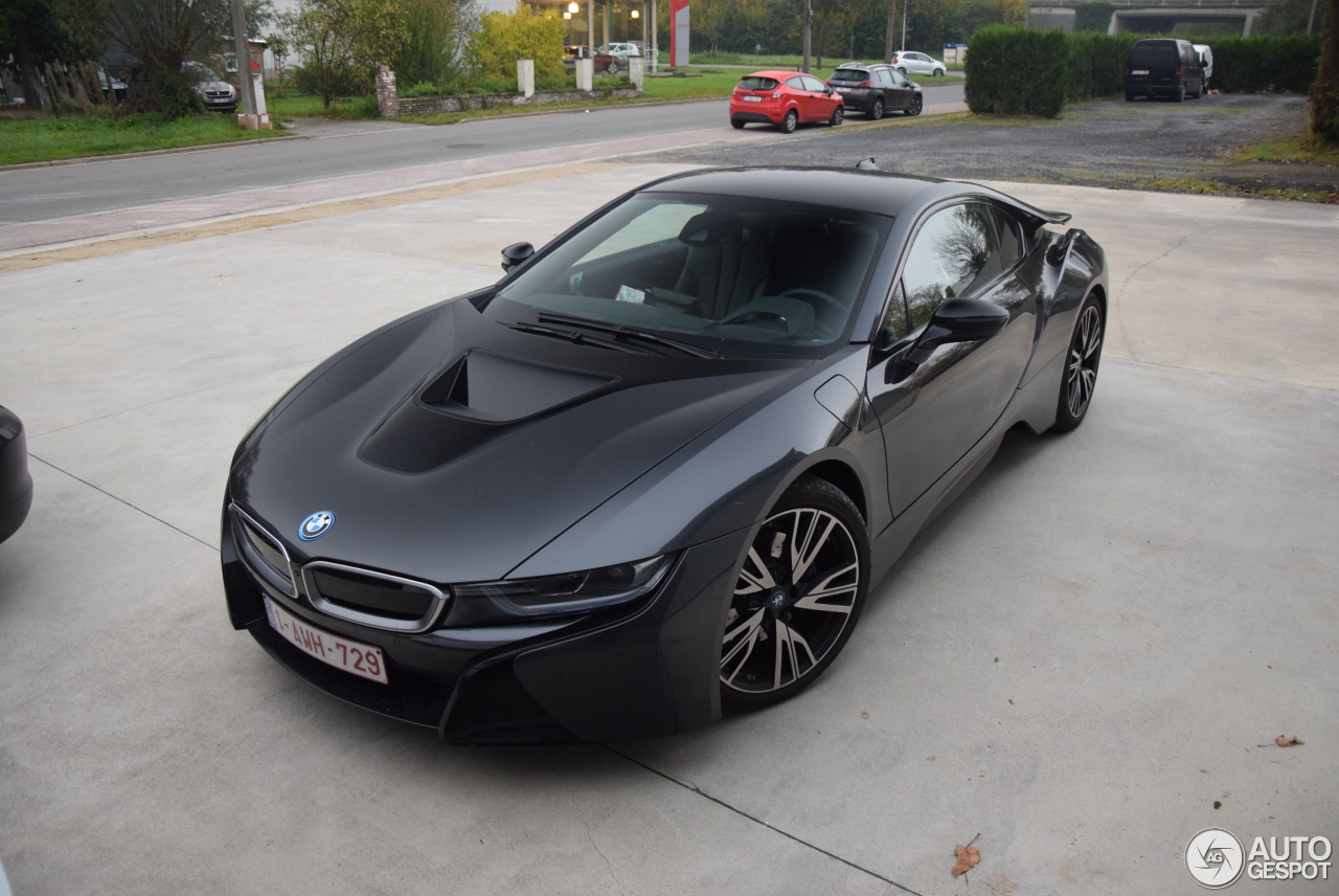 BMW i8