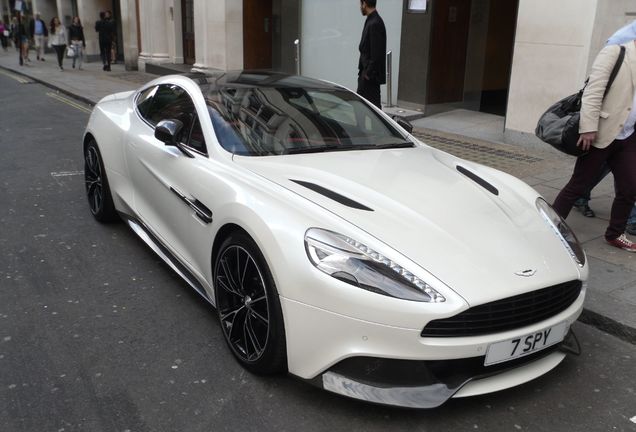 Aston Martin Vanquish 2013