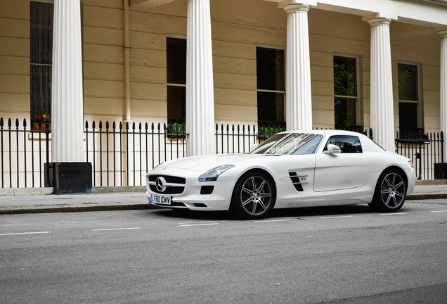 Mercedes-Benz SLS AMG