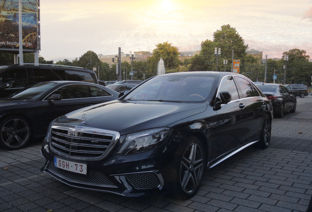 Mercedes-Benz S 65 AMG V222