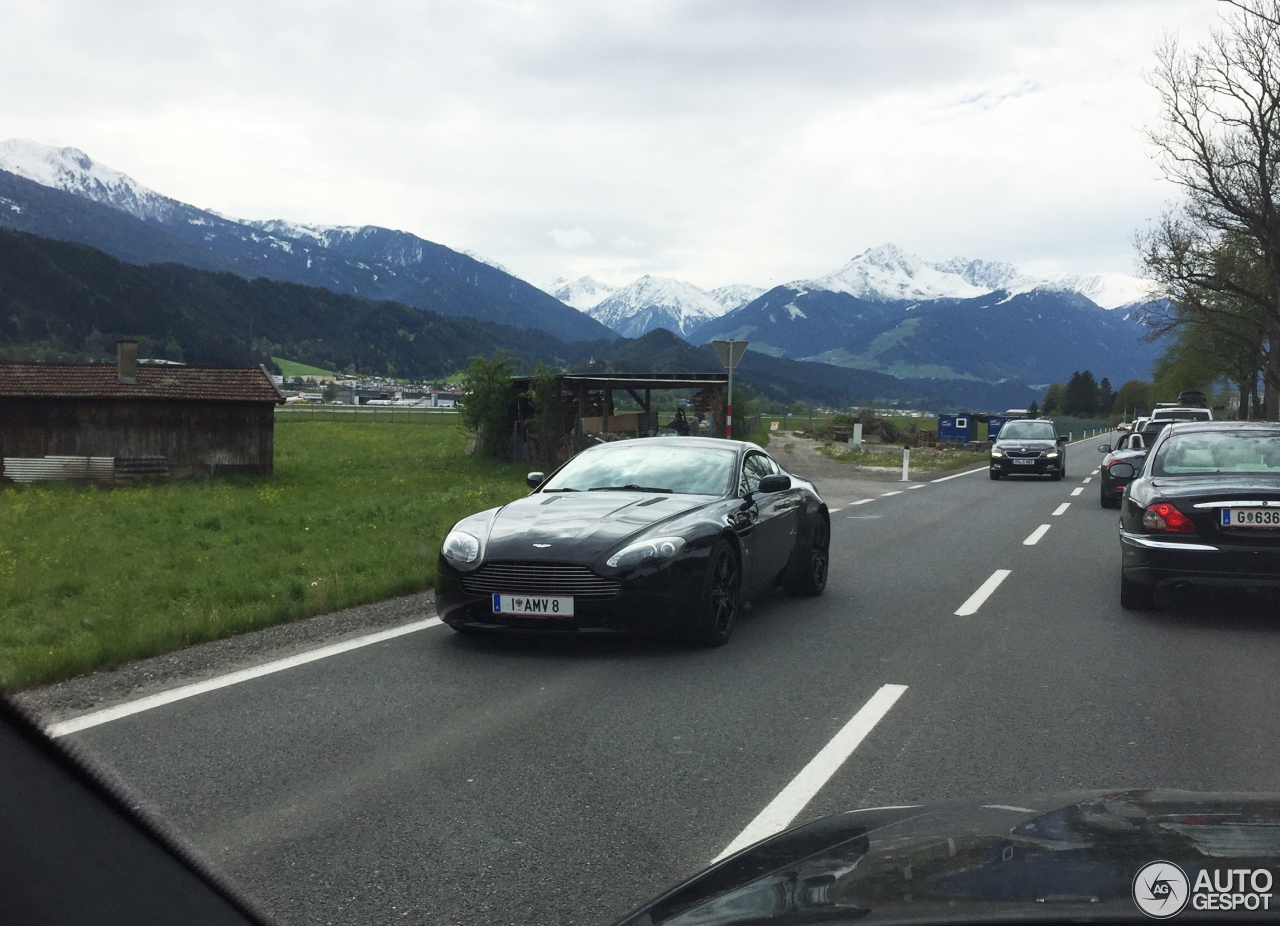 Aston Martin V8 Vantage