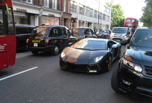 Lamborghini Aventador LP700-4