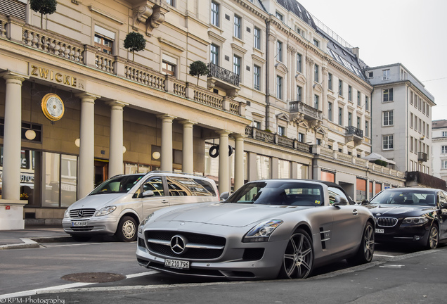 Mercedes-Benz SLS AMG Roadster