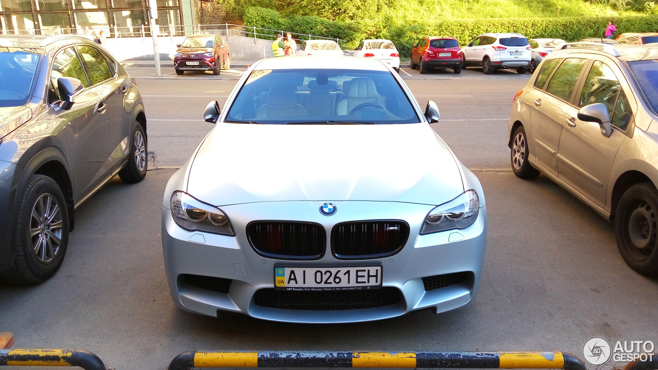 BMW M5 F10 2011