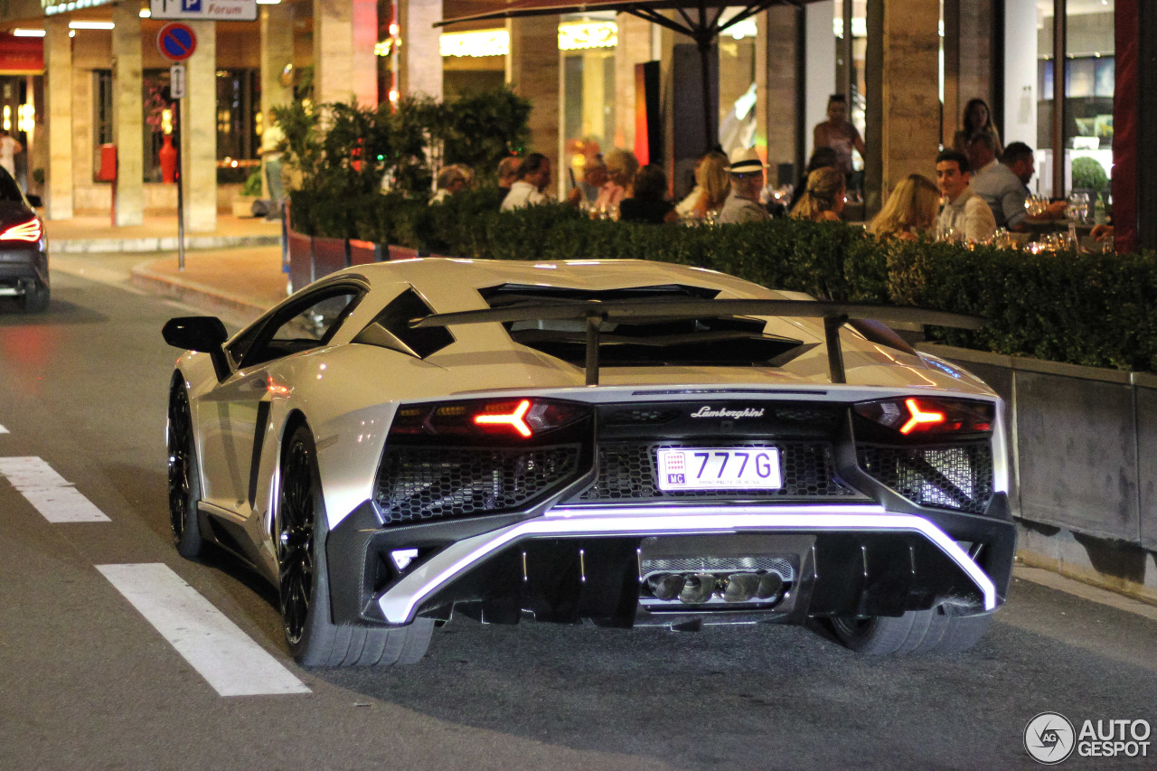 Lamborghini Aventador LP750-4 SuperVeloce