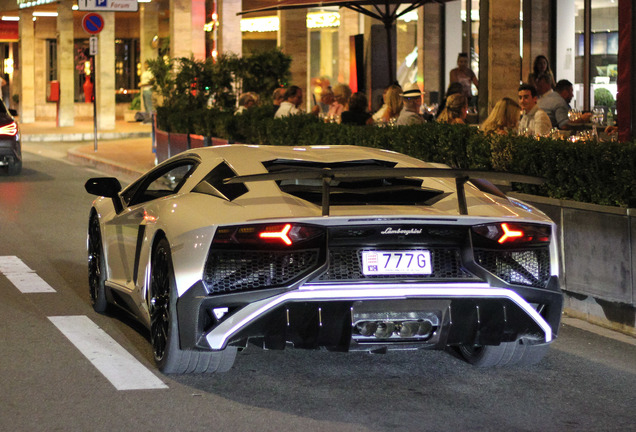 Lamborghini Aventador LP750-4 SuperVeloce