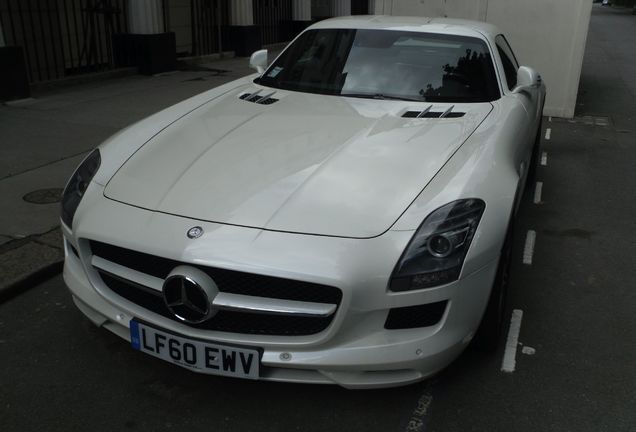 Mercedes-Benz SLS AMG