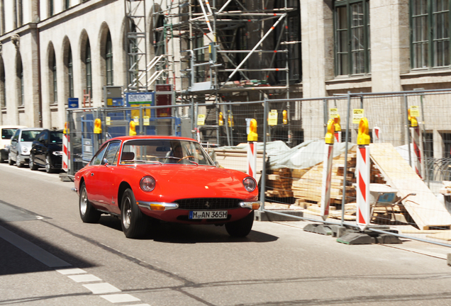 Ferrari 365 GT 2+2