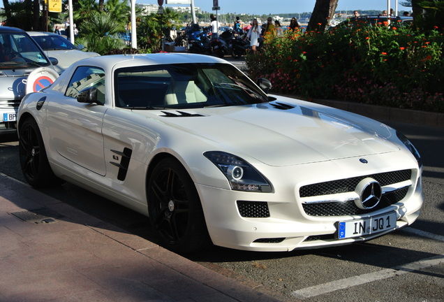 Mercedes-Benz SLS AMG