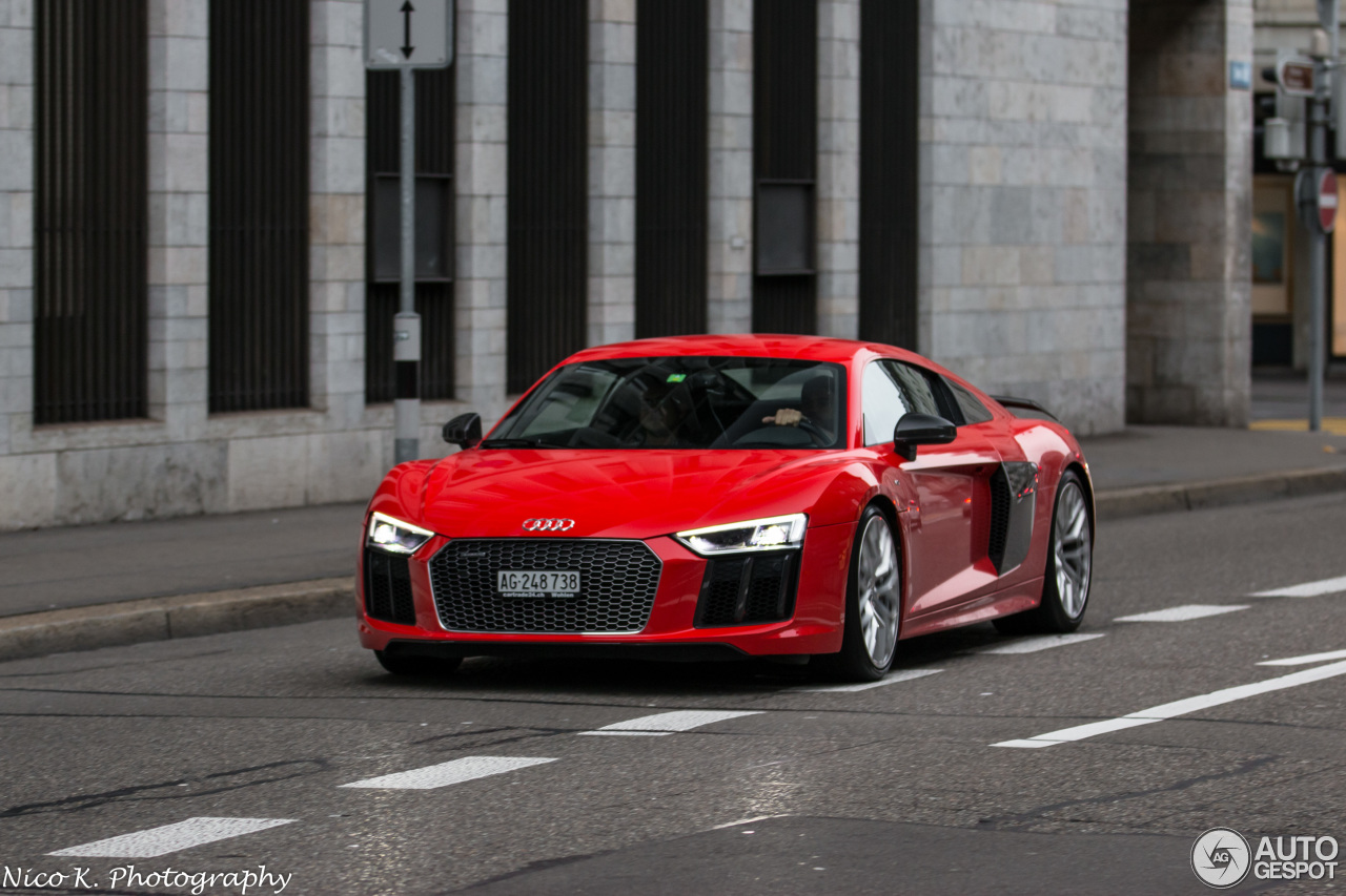 Audi R8 V10 Plus 2015