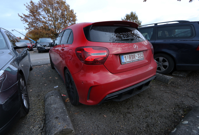 Mercedes-AMG A 45 W176 2015