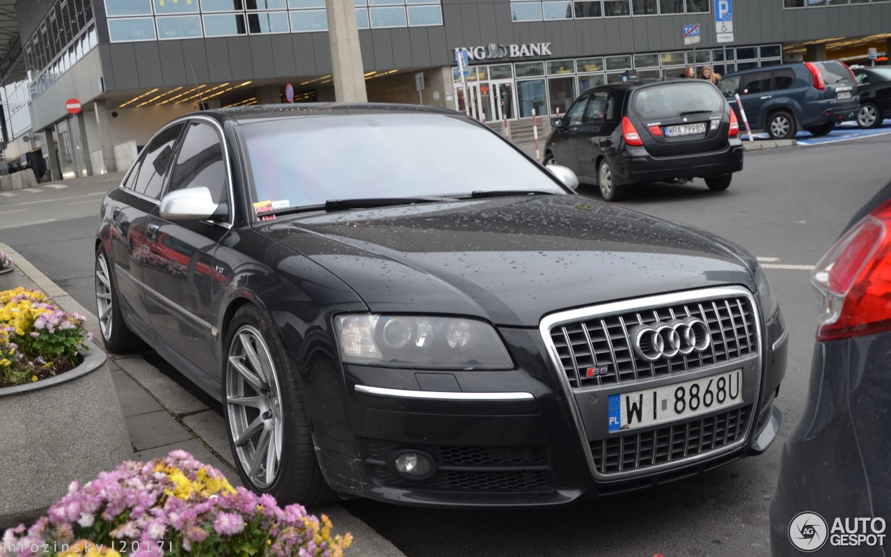 Audi S8 D3