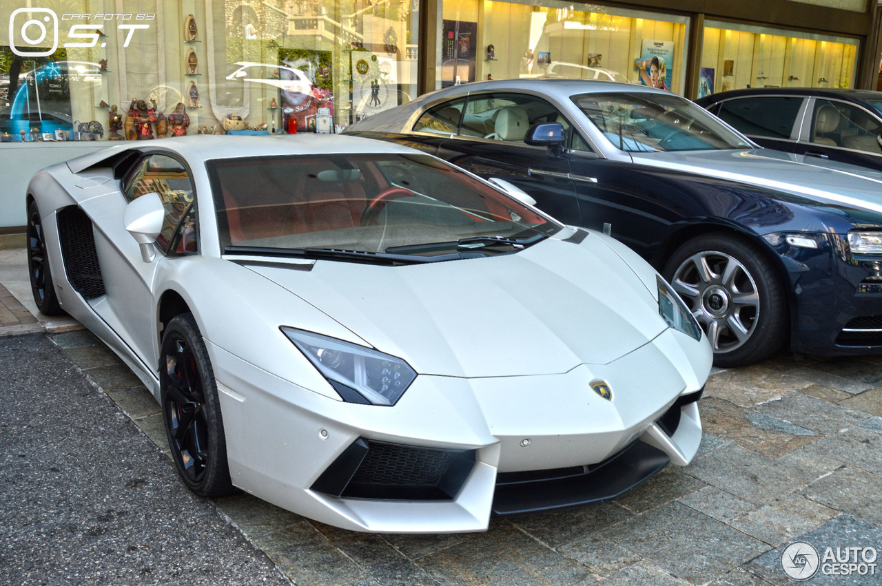 Lamborghini Aventador LP700-4