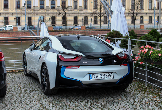 BMW i8