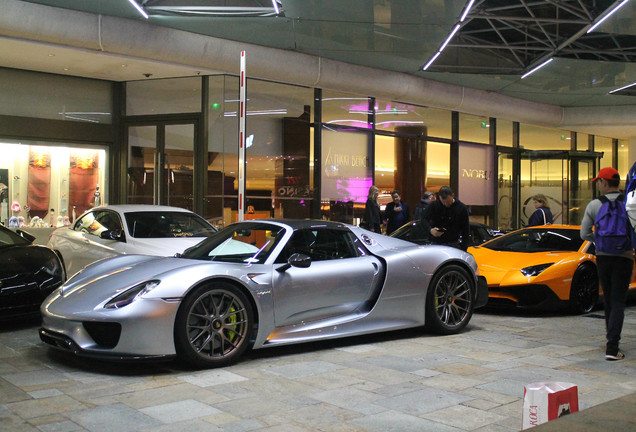 Porsche 918 Spyder Weissach Package