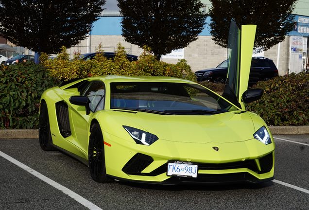 Lamborghini Aventador S LP740-4