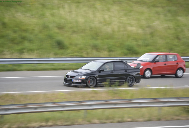 Mitsubishi Lancer Evolution IX