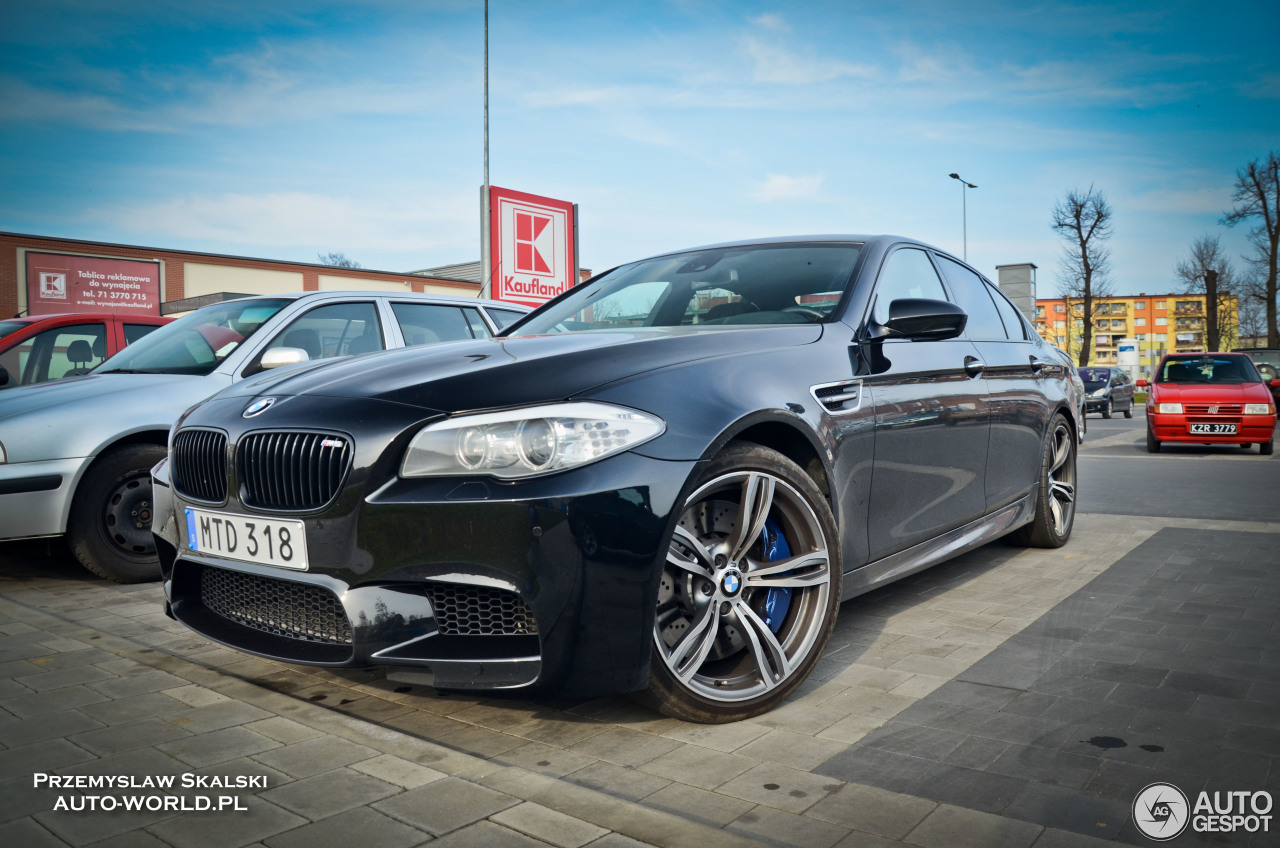 BMW M5 F10 2011