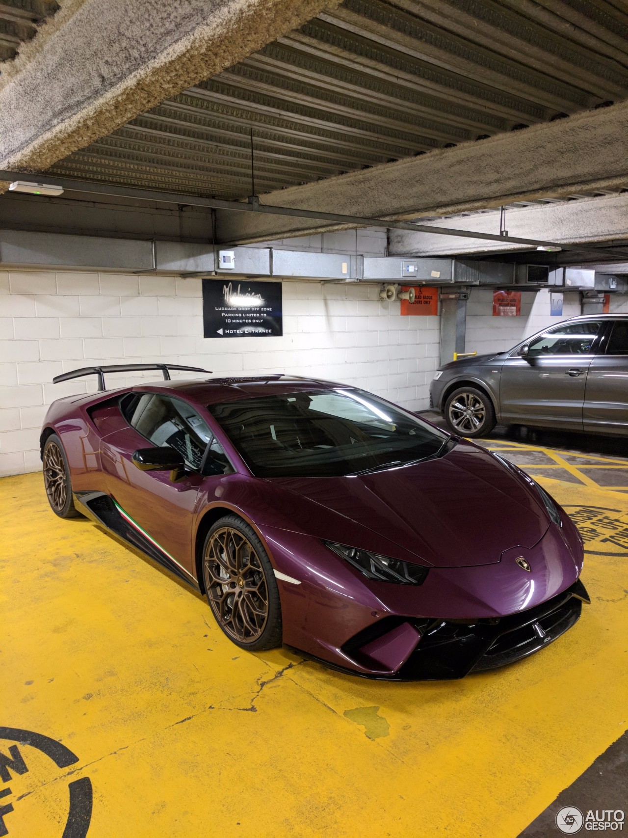 Lamborghini Huracán LP640-4 Performante