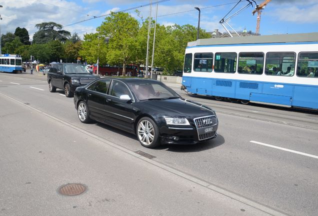 Audi S8 D3