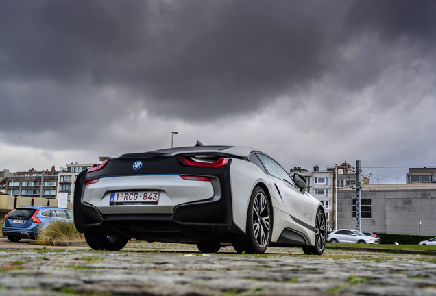 BMW i8