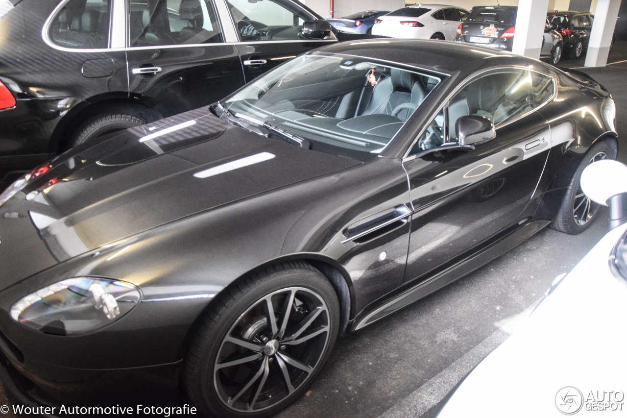 Aston Martin V8 Vantage S