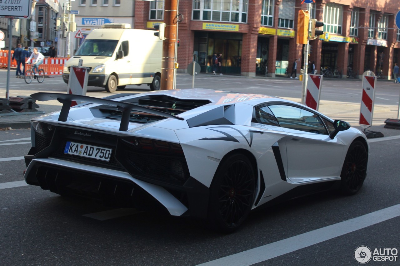 Lamborghini Aventador LP750-4 SuperVeloce