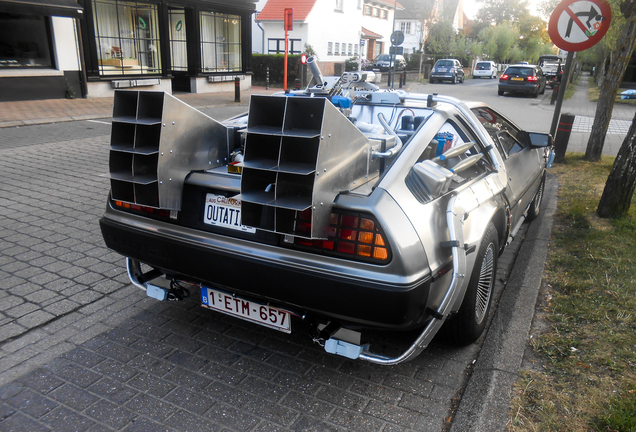 DeLorean DMC-12