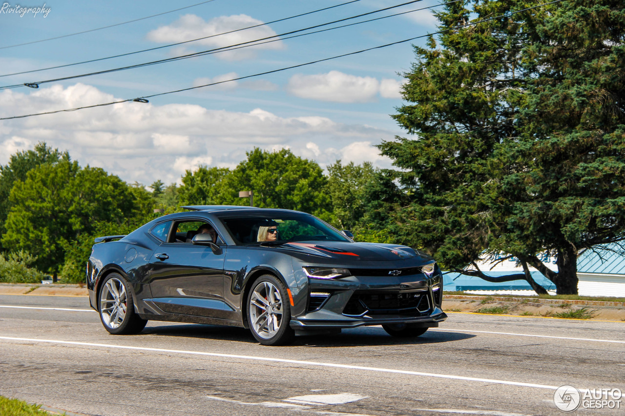 Chevrolet Camaro SS 2016 50th Anniversary