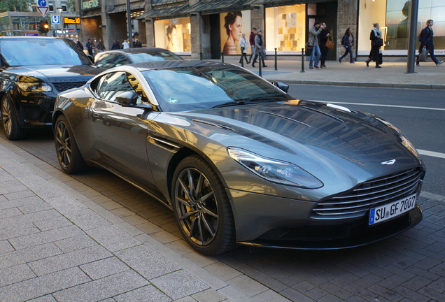 Aston Martin DB11