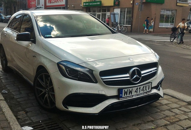 Mercedes-AMG A 45 W176 2015