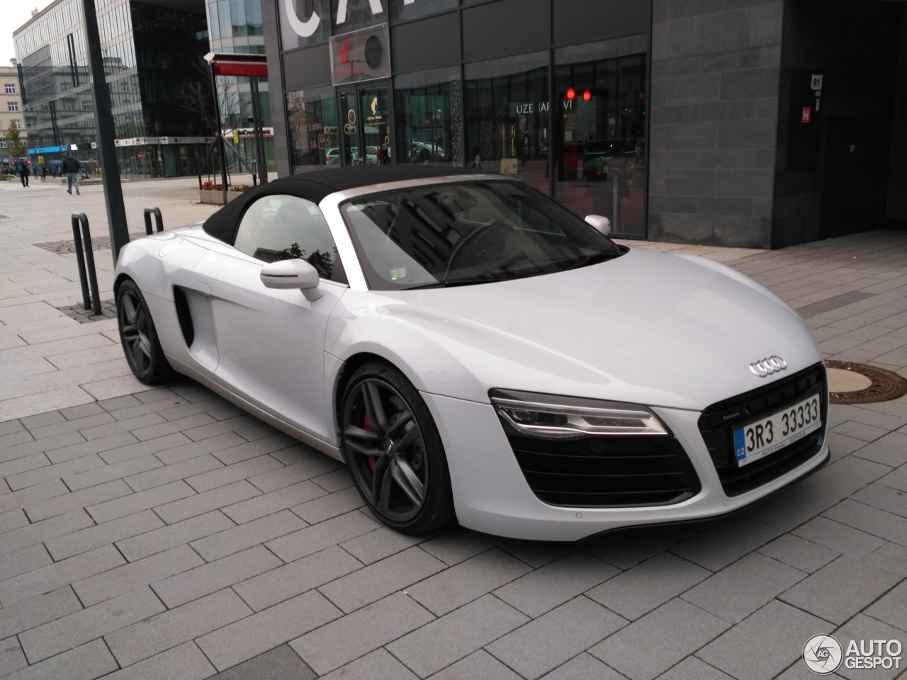 Audi R8 V8 Spyder 2013