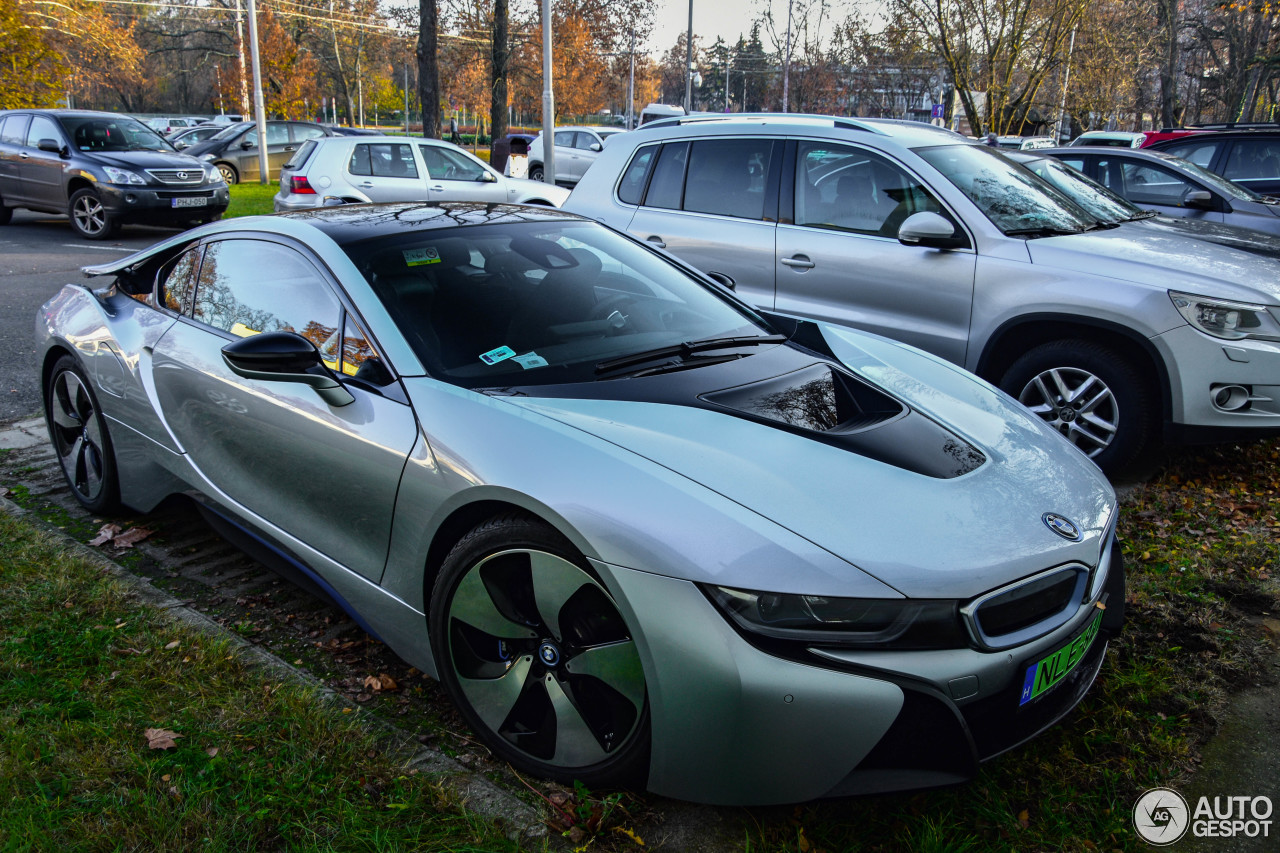 BMW i8