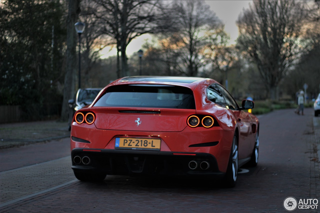 Ferrari GTC4Lusso T